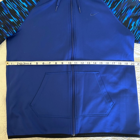 Men’s Blue Camo Nike Jacket - Picture 5 of 8